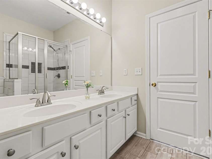 3119 Tanzanite Circle, Fort Mill, SC 29708.  MLS# CAR4357099, YatesRealty ID 15433. 