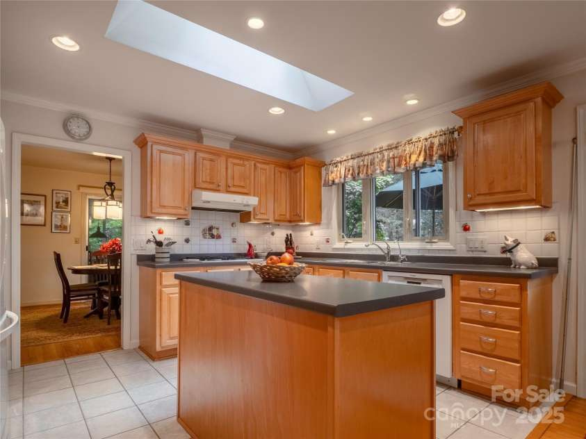 2622 Kanuga Pines Drive, Hendersonville, NC 28739.  MLS# CAR4255806, YatesRealty ID 15434. 