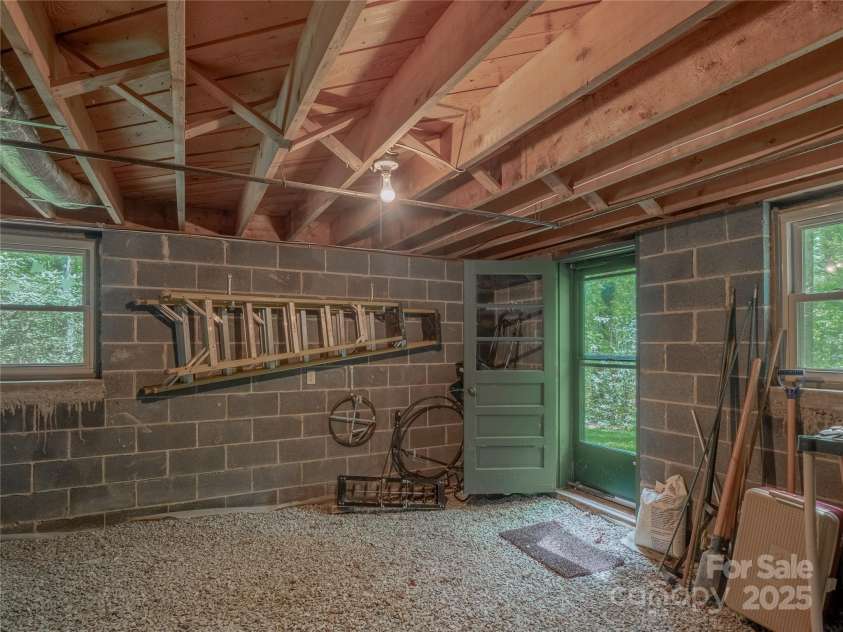 2622 Kanuga Pines Drive, Hendersonville, NC 28739.  MLS# CAR4255806, YatesRealty ID 15434. 
