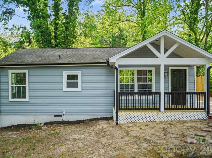 722 Weldon Street, Gastonia, NC 28052.  MLS# CAR4362397, YatesRealty ID 15435. 