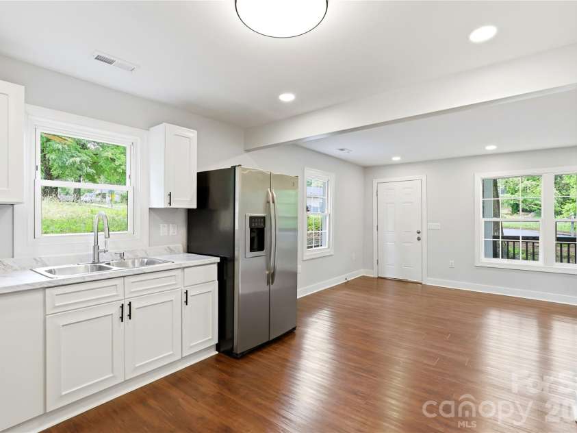 722 Weldon Street, Gastonia, NC 28052.  MLS# CAR4362397, YatesRealty ID 15435. 