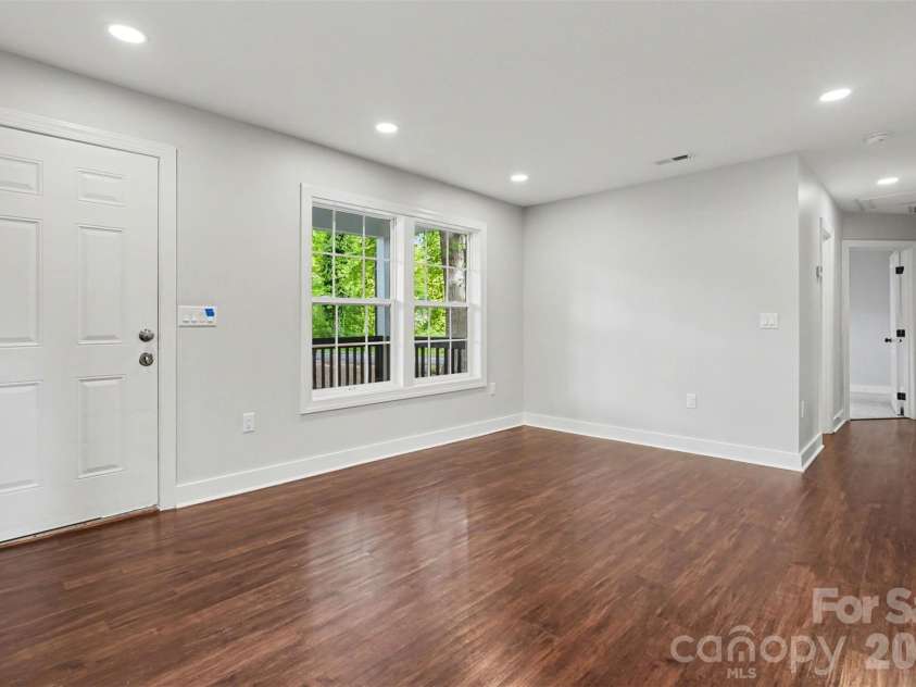 722 Weldon Street, Gastonia, NC 28052.  MLS# CAR4362397, YatesRealty ID 15435. Livingroom