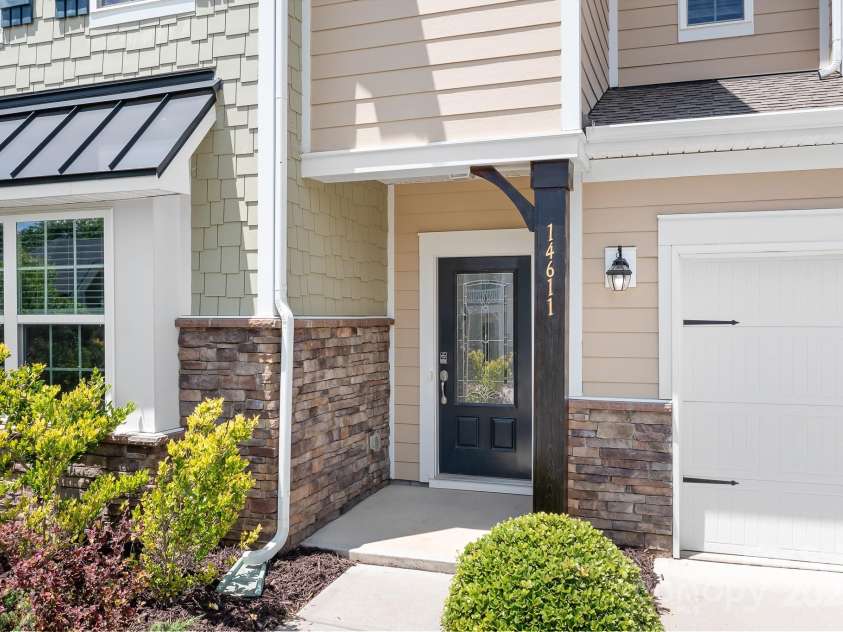 14611 Murfield Court, Charlotte, NC 28278.  MLS# CAR4262631, YatesRealty ID 15436. 
