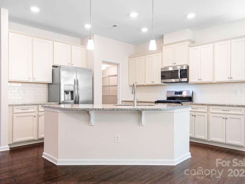 14611 Murfield Court, Charlotte, NC 28278.  MLS# CAR4262631, YatesRealty ID 15436. 