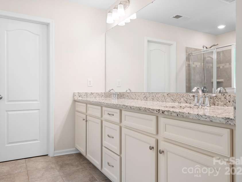 14611 Murfield Court, Charlotte, NC 28278.  MLS# CAR4262631, YatesRealty ID 15436. 
