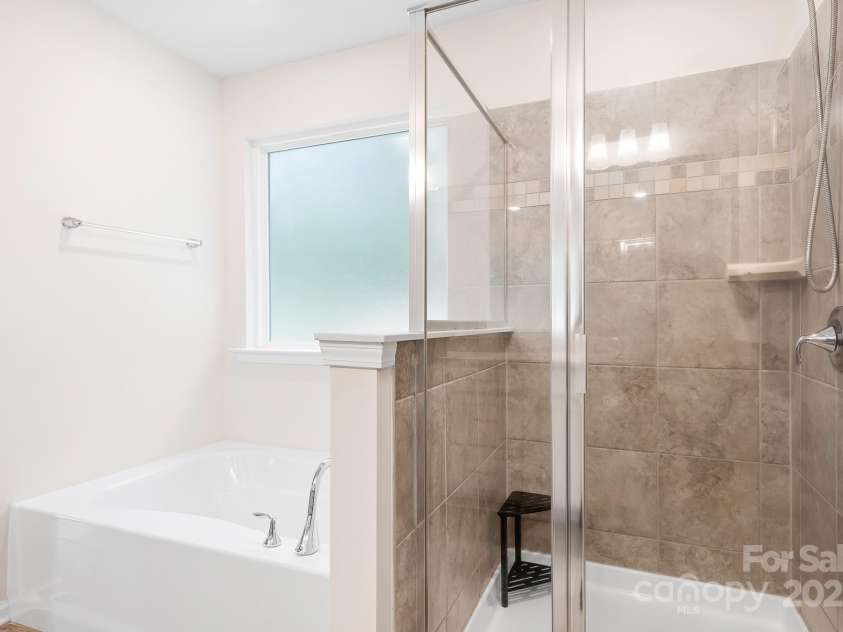 14611 Murfield Court, Charlotte, NC 28278.  MLS# CAR4262631, YatesRealty ID 15436. 
