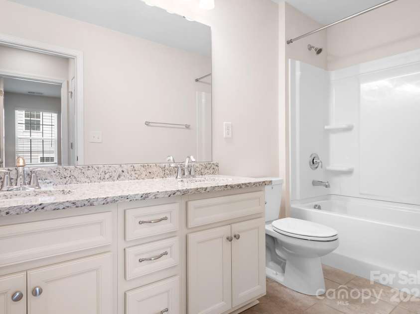 14611 Murfield Court, Charlotte, NC 28278.  MLS# CAR4262631, YatesRealty ID 15436. 