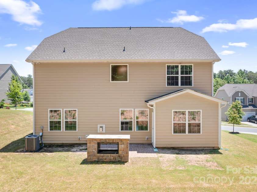 14611 Murfield Court, Charlotte, NC 28278.  MLS# CAR4262631, YatesRealty ID 15436. 