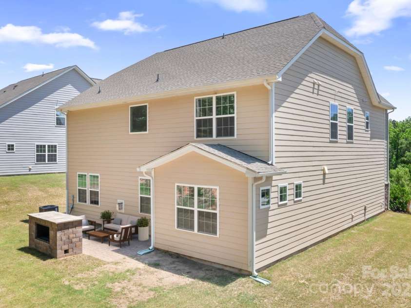 14611 Murfield Court, Charlotte, NC 28278.  MLS# CAR4262631, YatesRealty ID 15436. 