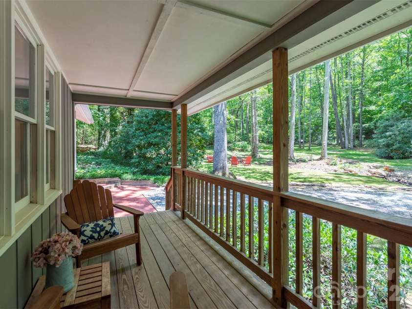 290 Patton Hill Road, Swannanoa, NC 28778.  MLS# CAR4362510, YatesRealty ID 15436. 