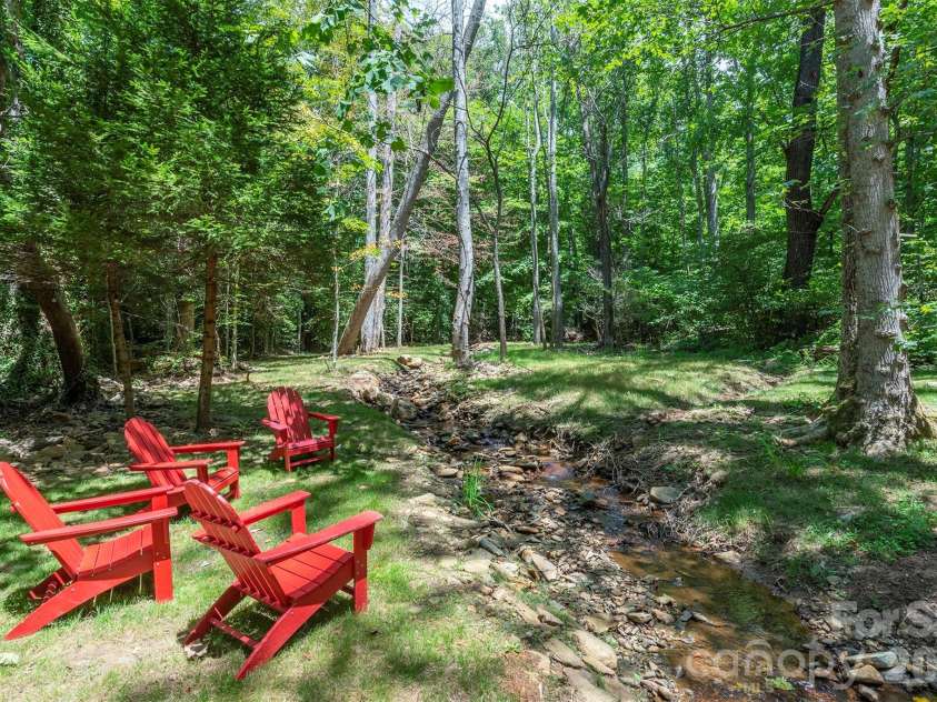 290 Patton Hill Road, Swannanoa, NC 28778.  MLS# CAR4362510, YatesRealty ID 15436. 