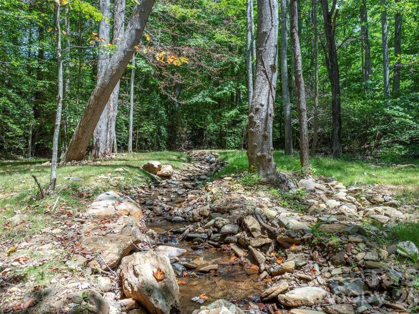 290 Patton Hill Road, Swannanoa, NC 28778.  MLS# CAR4362510, YatesRealty ID 15436. 