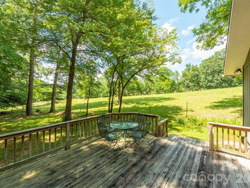 290 Patton Hill Road, Swannanoa, NC 28778.  MLS# CAR4362510, YatesRealty ID 15436. 