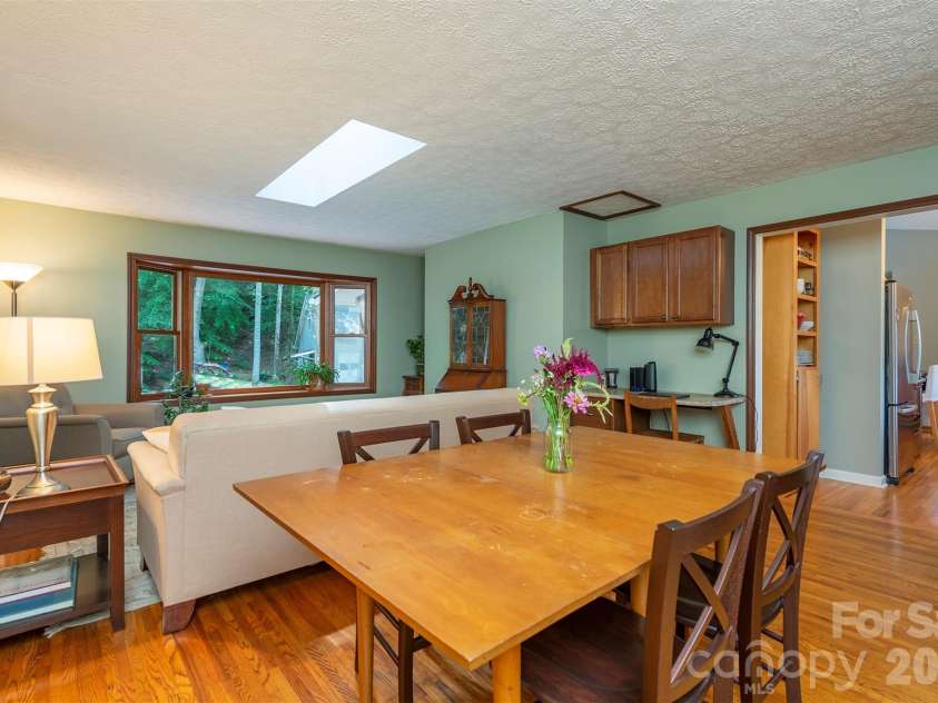 290 Patton Hill Road, Swannanoa, NC 28778.  MLS# CAR4362510, YatesRealty ID 15436. 