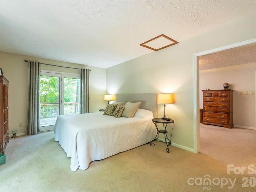290 Patton Hill Road, Swannanoa, NC 28778.  MLS# CAR4362510, YatesRealty ID 15436. 