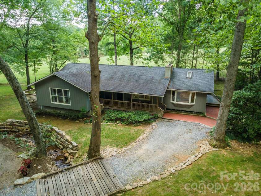 290 Patton Hill Road, Swannanoa, NC 28778.  MLS# CAR4362510, YatesRealty ID 15436. 