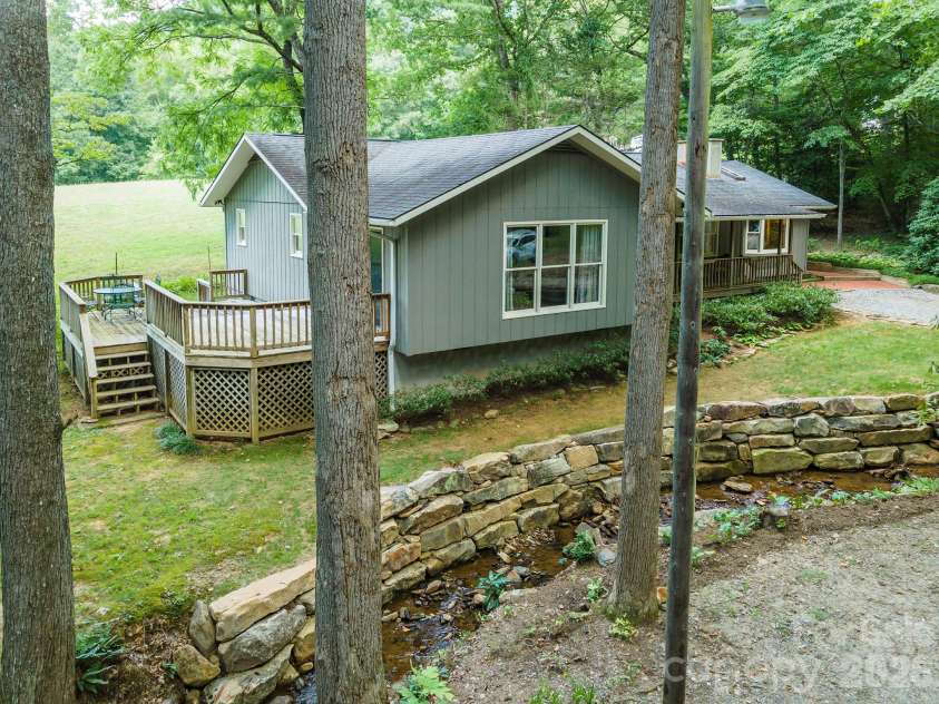 290 Patton Hill Road, Swannanoa, NC 28778.  MLS# CAR4362510, YatesRealty ID 15436. 
