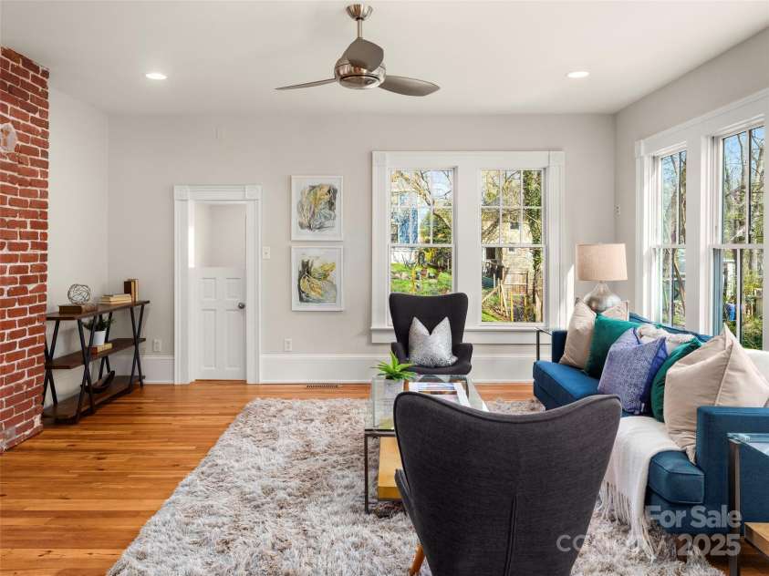 26 Bearden Avenue, Asheville, NC 28801.  MLS# CAR4242128, YatesRealty ID 15437. 