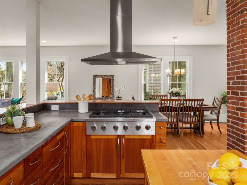 26 Bearden Avenue, Asheville, NC 28801.  MLS# CAR4242128, YatesRealty ID 15437. 
