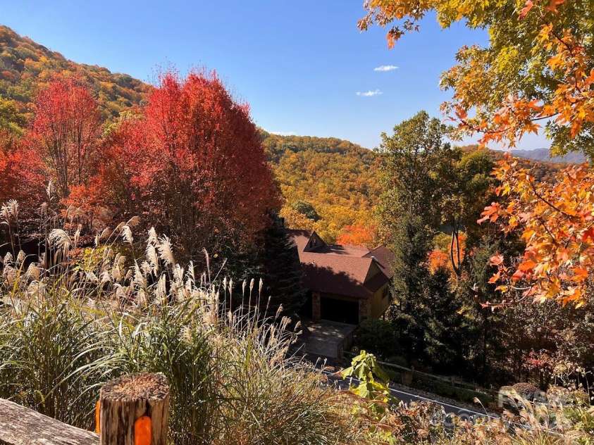 755 Andrew Banks Road, Burnsville, NC 28714.  MLS# CAR4282611, YatesRealty ID 15438. 