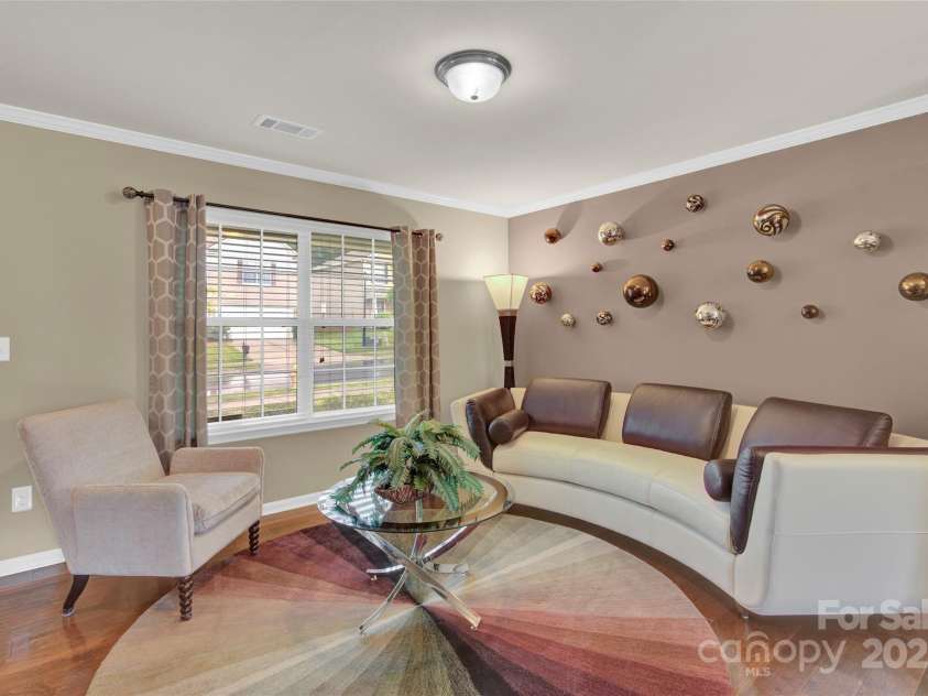 12217 Dearview Lane, Charlotte, NC 28269.  MLS# CAR4257509, YatesRealty ID 15439. 