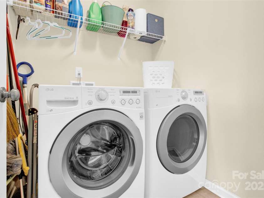 12217 Dearview Lane, Charlotte, NC 28269.  MLS# CAR4257509, YatesRealty ID 15439. 