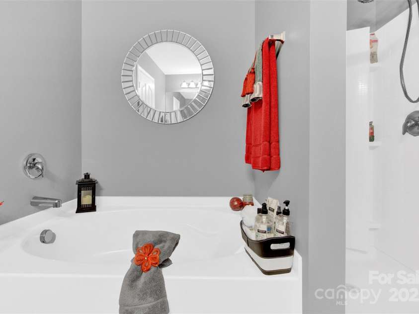 12217 Dearview Lane, Charlotte, NC 28269.  MLS# CAR4257509, YatesRealty ID 15439. 