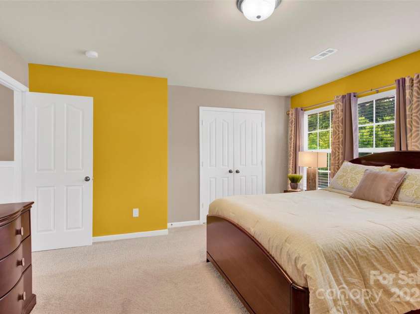 12217 Dearview Lane, Charlotte, NC 28269.  MLS# CAR4257509, YatesRealty ID 15439. 