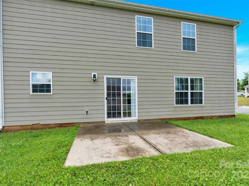 12217 Dearview Lane, Charlotte, NC 28269.  MLS# CAR4257509, YatesRealty ID 15439. 