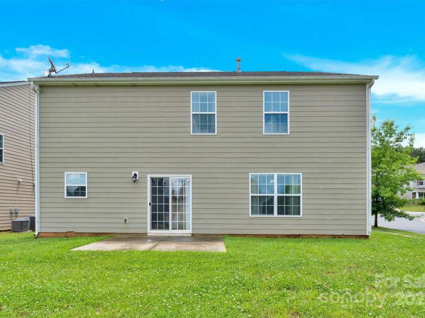 12217 Dearview Lane, Charlotte, NC 28269.  MLS# CAR4257509, YatesRealty ID 15439. 