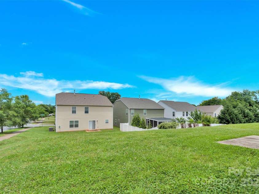 12217 Dearview Lane, Charlotte, NC 28269.  MLS# CAR4257509, YatesRealty ID 15439. 