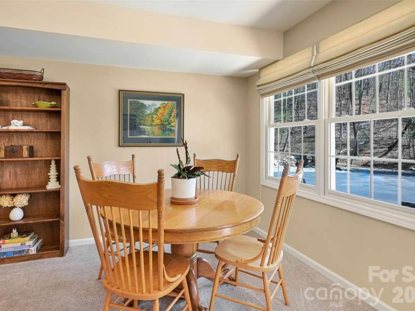 94 Squirrel Trail, Hendersonville, NC 28791.  MLS# CAR4362802, YatesRealty ID 15439. 