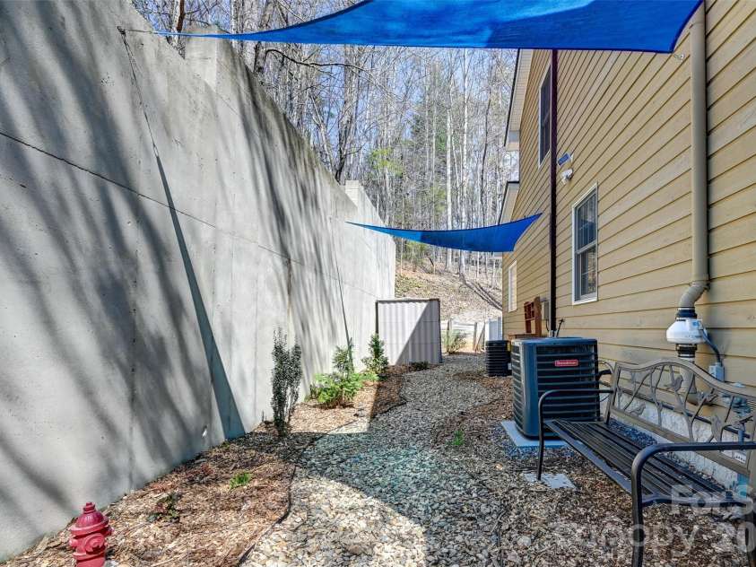 94 Squirrel Trail, Hendersonville, NC 28791.  MLS# CAR4362802, YatesRealty ID 15439. 