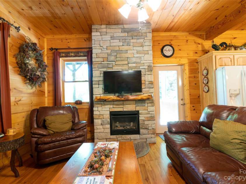 120 Brookwood Lane, Burnsville, NC 28714.  MLS# CAR4047789, YatesRealty ID 1544. 