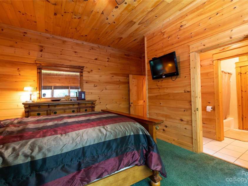 120 Brookwood Lane, Burnsville, NC 28714.  MLS# CAR4047789, YatesRealty ID 1544. 