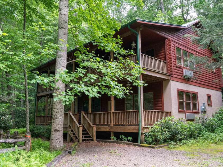 120 Brookwood Lane, Burnsville, NC 28714.  MLS# CAR4047789, YatesRealty ID 1544. 