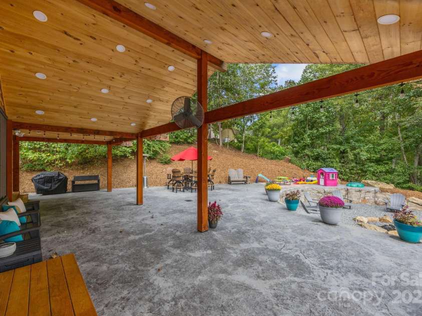 263 Morgan Branch Road, Leicester, NC 28748.  MLS# CAR4316347, YatesRealty ID 1544. 