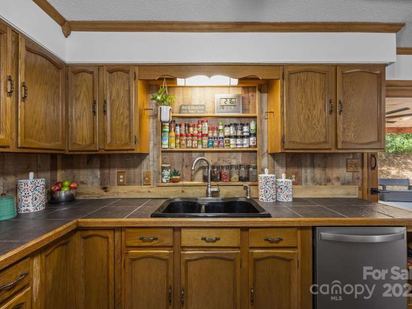 263 Morgan Branch Road, Leicester, NC 28748.  MLS# CAR4316347, YatesRealty ID 1544. 