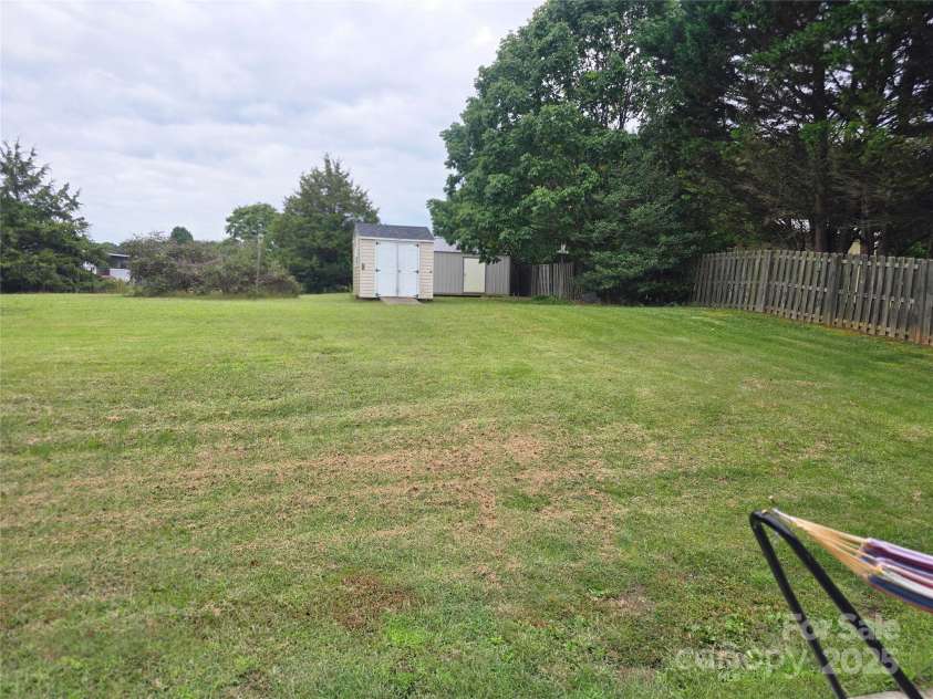 5202 Robin Lane, Randleman, NC 27317.  MLS# CAR4333825, YatesRealty ID 1544. 