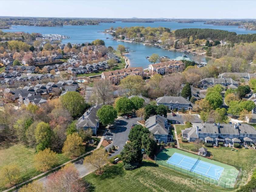 18758 Silver Quay Drive, Cornelius, NC 28031.  MLS# CAR4238668, YatesRealty ID 15441. 