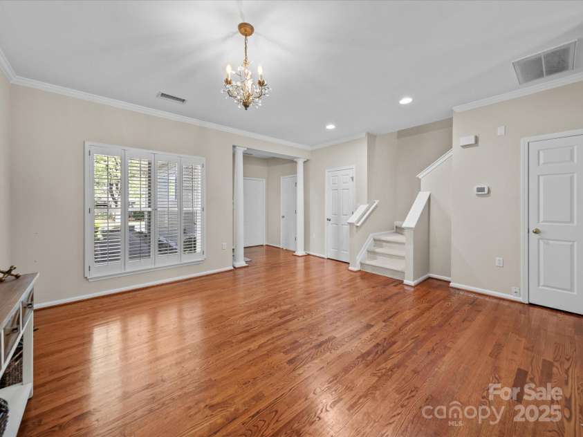 18758 Silver Quay Drive, Cornelius, NC 28031.  MLS# CAR4238668, YatesRealty ID 15441. Bright Open Family Room