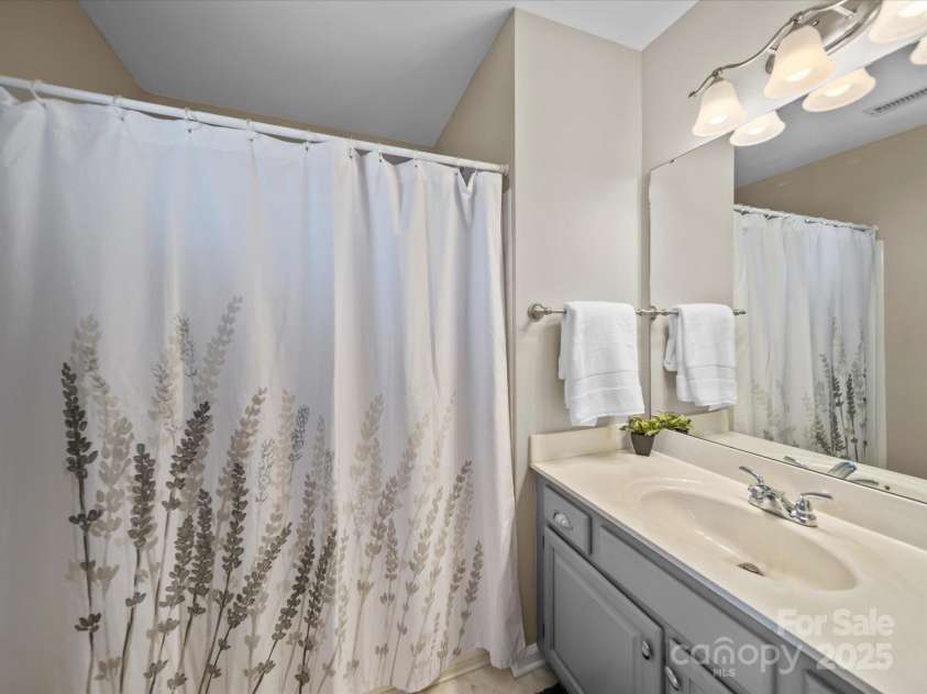 18758 Silver Quay Drive, Cornelius, NC 28031.  MLS# CAR4238668, YatesRealty ID 15441. Owner's Bath