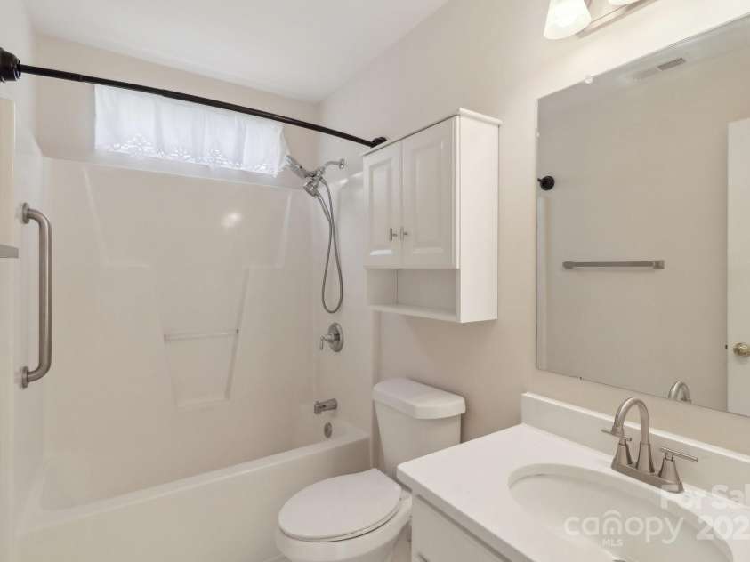 6724 Long Nook Lane, Indian Trail, NC 28079.  MLS# CAR4252483, YatesRealty ID 15442. Full-Bathroom #2. New Quartz Countertops & Fixtures.