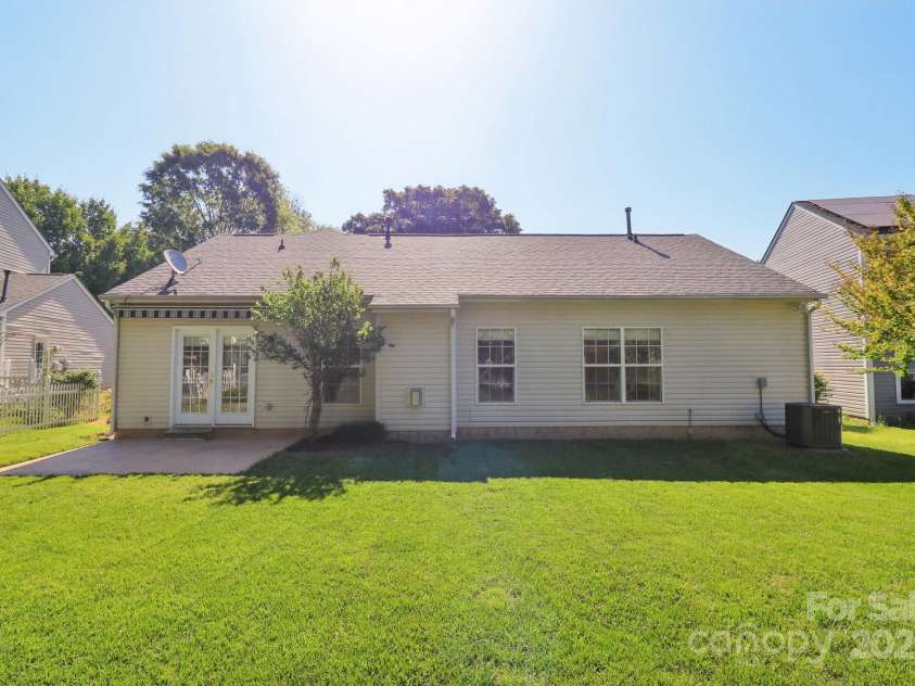 6724 Long Nook Lane, Indian Trail, NC 28079.  MLS# CAR4252483, YatesRealty ID 15442. Large Backyard