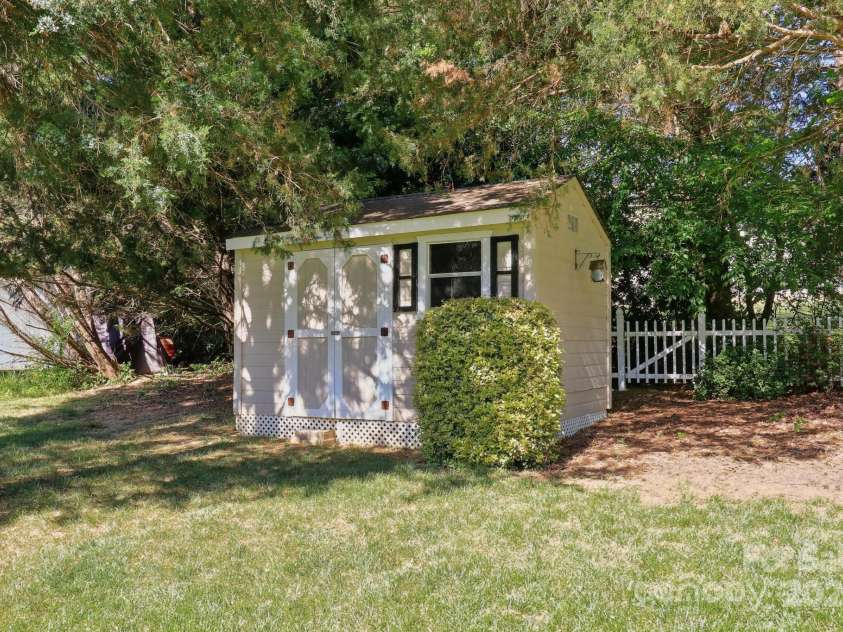 6724 Long Nook Lane, Indian Trail, NC 28079.  MLS# CAR4252483, YatesRealty ID 15442. Wired Storage Building