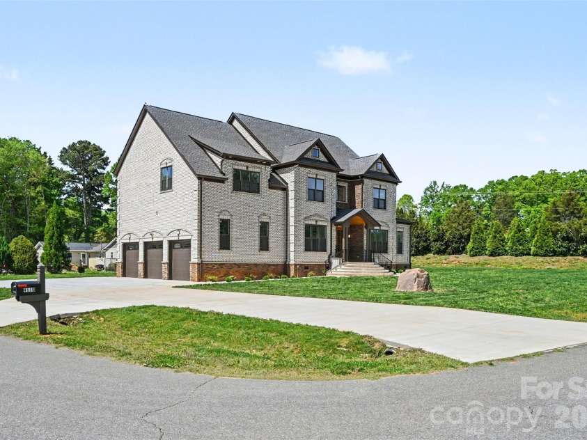 9110 Dylan Ridge Court, Concord, NC 28027.  MLS# CAR4367504, YatesRealty ID 15442. 
