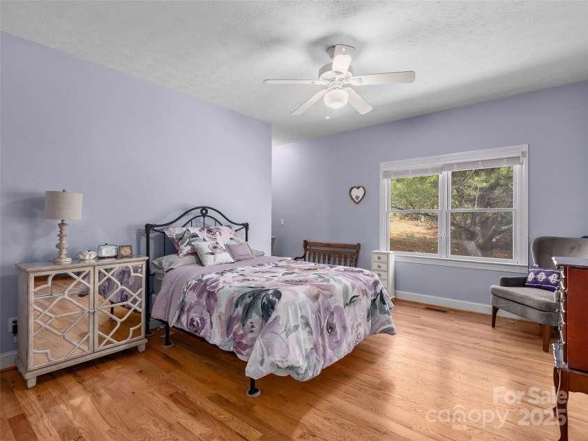 907 Rickel Drive, Hendersonville, NC 28739.  MLS# CAR4246281, YatesRealty ID 15443. 