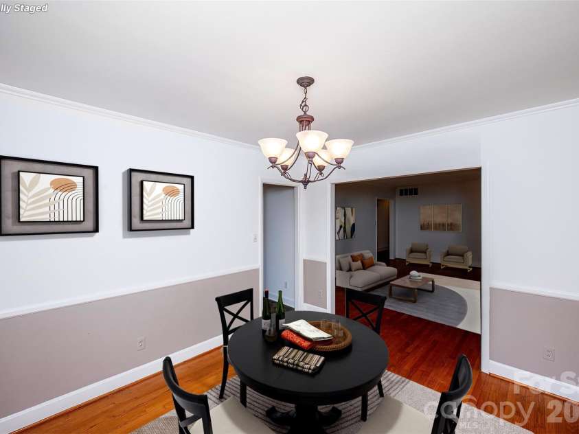 6629 Knightswood Drive, Charlotte, NC 28226.  MLS# CAR4366141, YatesRealty ID 15444. 