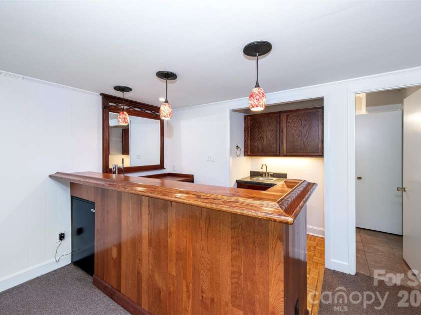 6629 Knightswood Drive, Charlotte, NC 28226.  MLS# CAR4366141, YatesRealty ID 15444. 