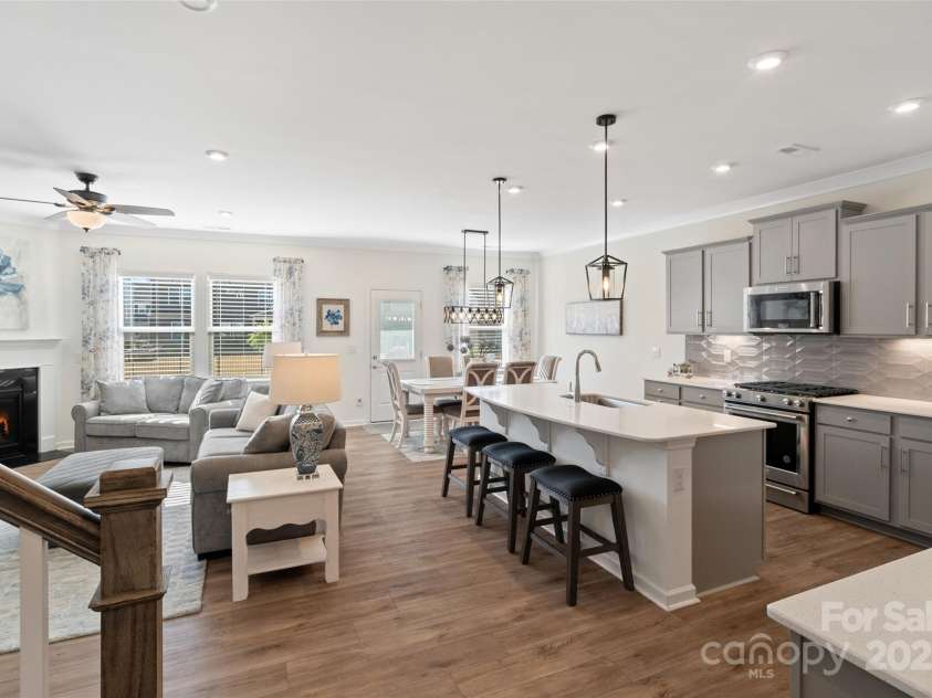 14235 Canemeadow Drive, Charlotte, NC 28278.  MLS# CAR4237317, YatesRealty ID 15445. 